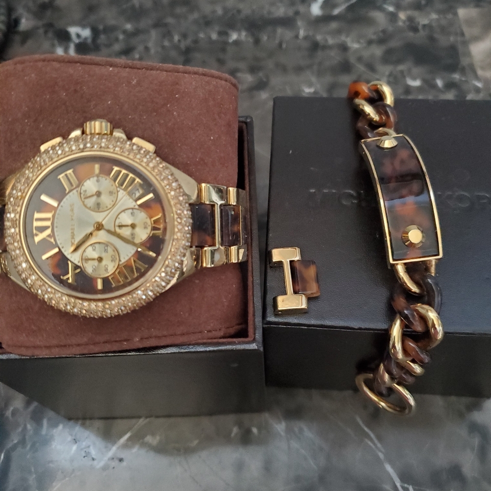 Michael Kors Camille Watch  with matching gold tortoise bracelet EUC